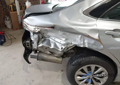 2016 Toyota Camry Le z USA, uszkodzony, nr VIN 4T1BF1FK4GU251026